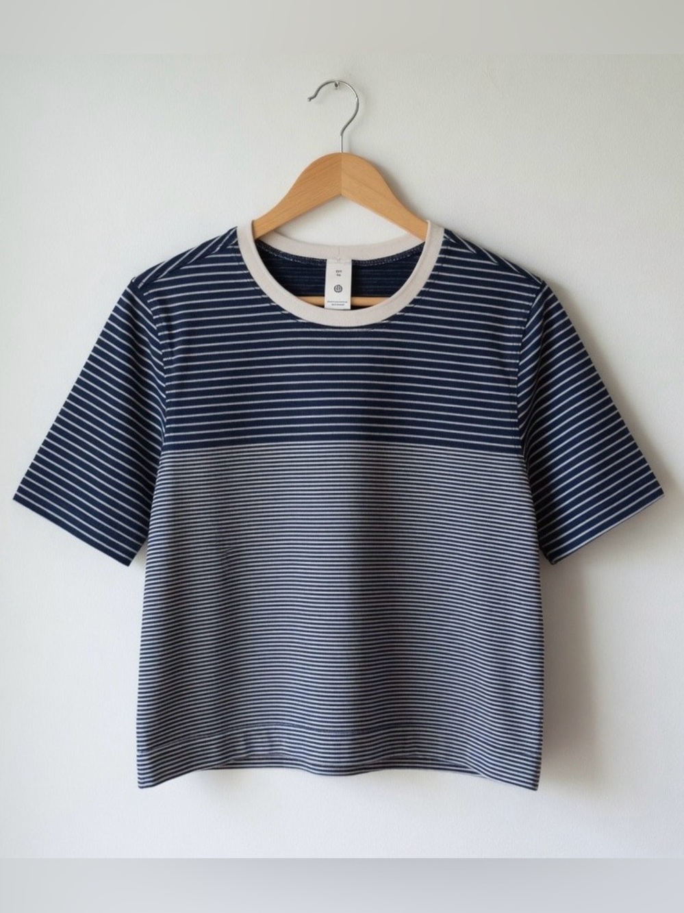 Lululemon Seamless Classic-Fit Mariner Stripe Cropped T-Shirt Club Blue / White - Picture 6 of 9